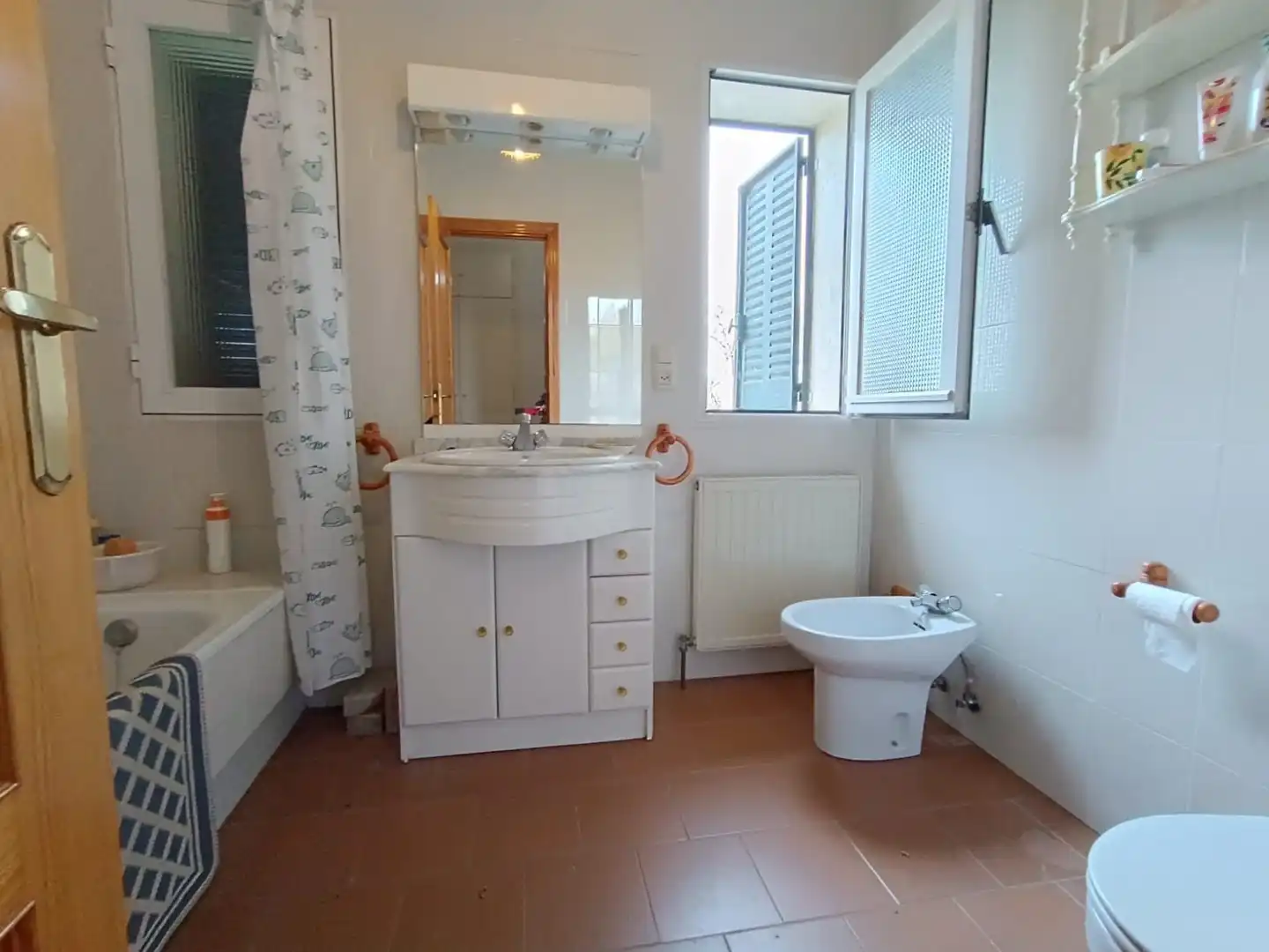Baño de Finca rústica en venta en Olías del Rey con Calefacción, Jardín privado y Trastero