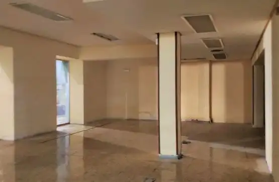 Local comercial en venda a Bembibre, imagen 2