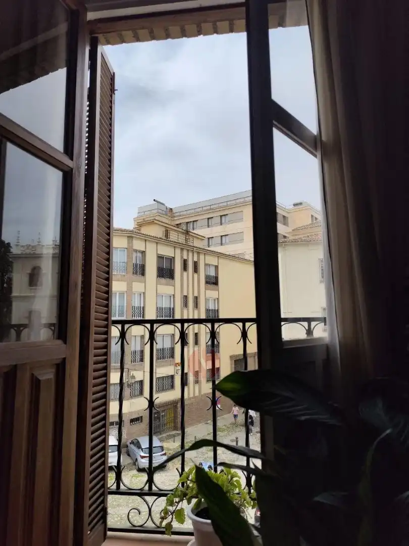 Habitación de Piso en venta en Granada con Amueblado y Balcón