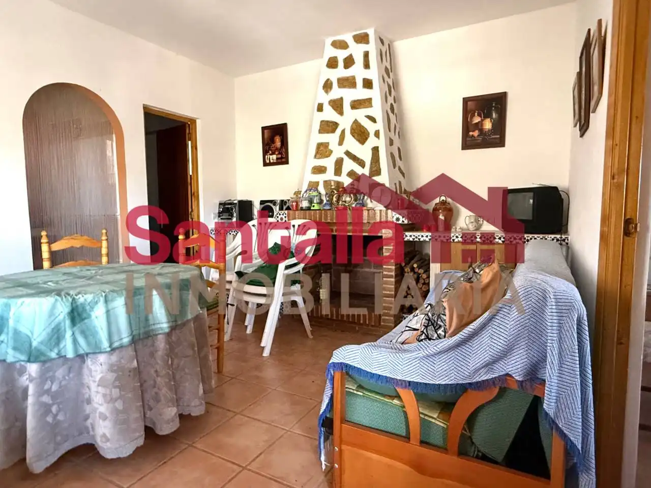 Sala d'estar de Finca rústica en venda en Almuñécar amb Jardí privat, Terrassa i Piscina