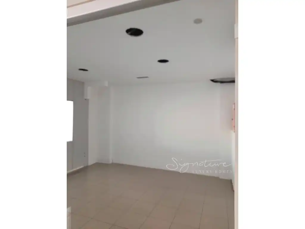 Local comercial en alquiler en Avenida Corts Catalanes 2, imagen 8