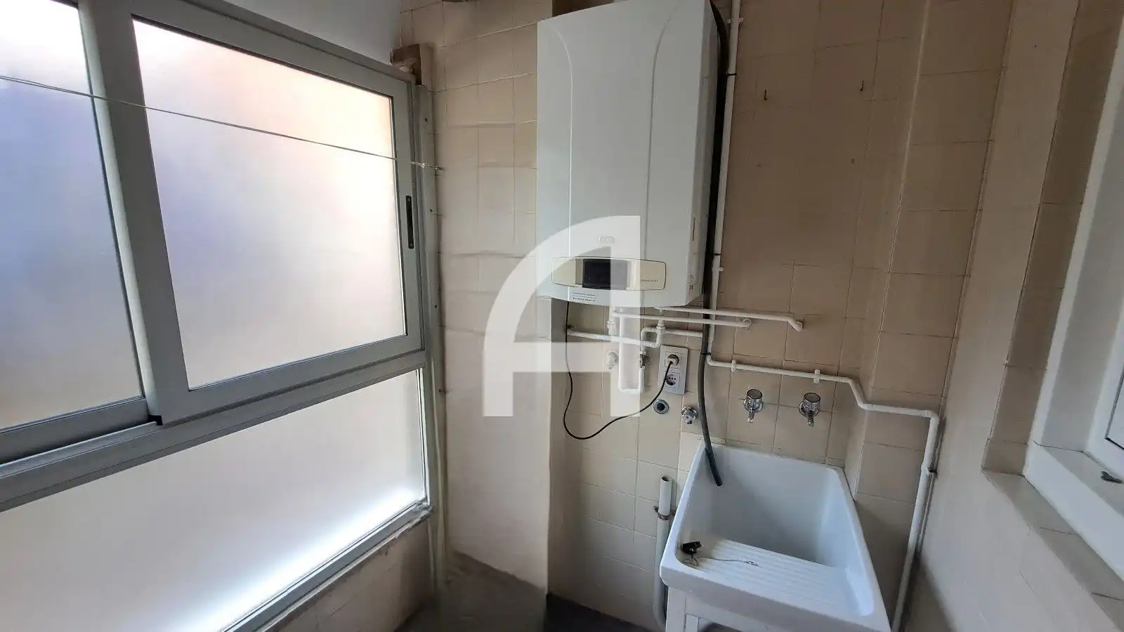 Cocina de Piso en venta en Terrassa con Calefacción y Terraza