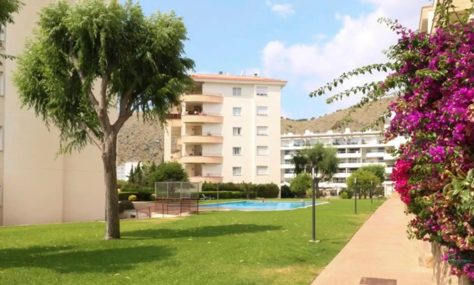 Vista exterior de Dúplex en venda en Alcúdia amb Aire condicionat, Calefacció i Jardí privat
