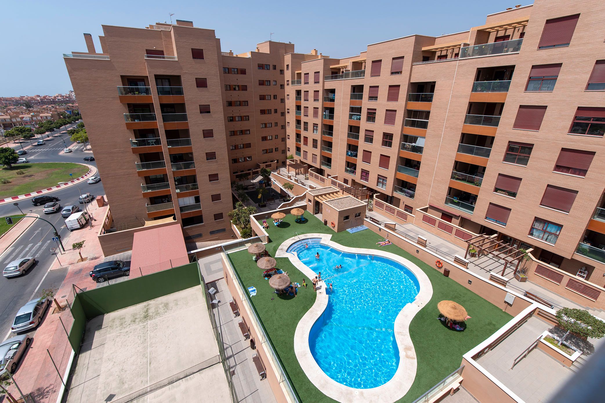 Piscina de Pis en venda en  Almería Capital amb Aire condicionat, Parquet i Terrassa