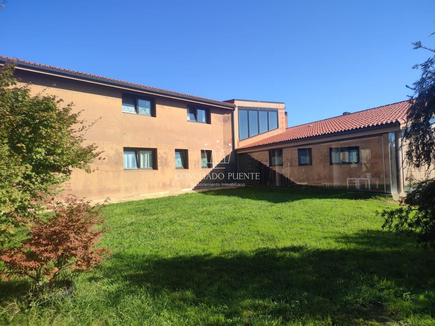 Vista exterior de Casa o xalet en venda en Bergondo amb Jardí privat
