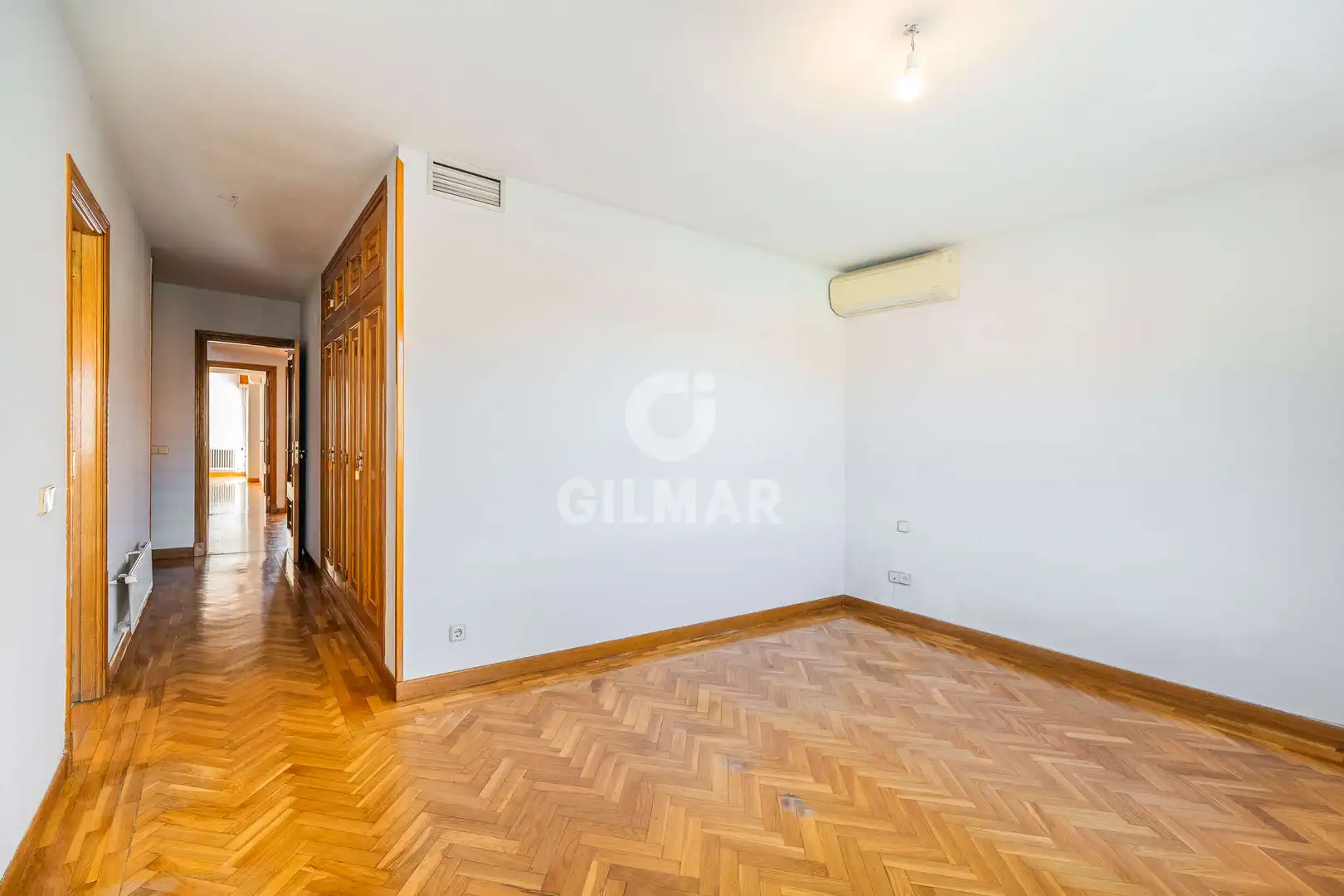 Bedroom of Detached homes for sale in Madrid  with Heating, Private garden and Swimming Pool