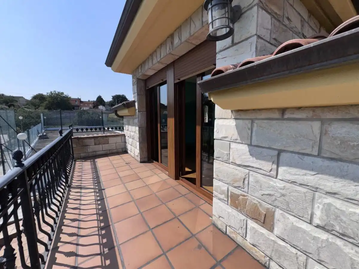 Terrassa de Casa o xalet en venda en Siero amb Calefacció, Jardí privat i Terrassa