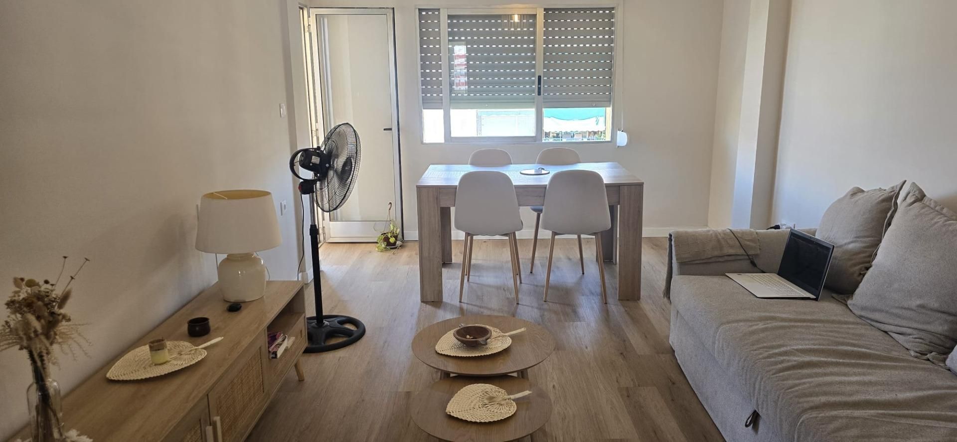 Menjador de Apartament de lloguer en  Valencia Capital amb Parquet