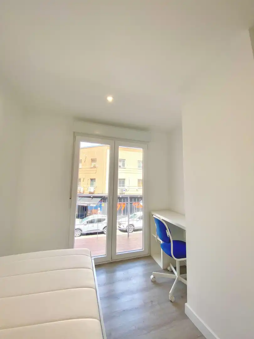 Terraza de Piso para compartir en Madrid con Aire acondicionado, Calefacción y Amueblado