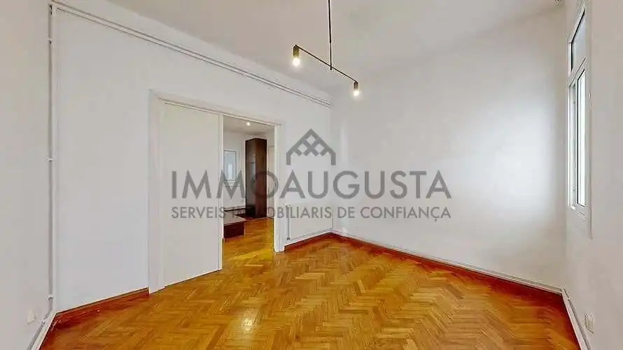 Dormitori de Pis en venda en Barcelona amb Parquet i Terrassa