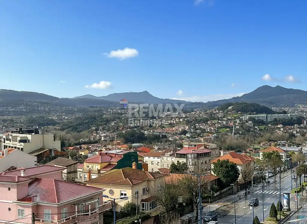 Vista exterior de Piso en venta en Vigo  con Calefacción, Parquet y Terraza
