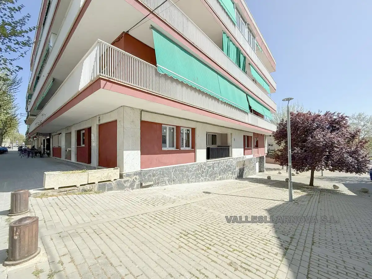 Exterior view of Flat for sale in Canovelles  with Air Conditioner, Parquet flooring and Balcony