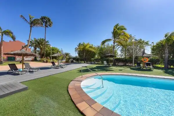 Swimming pool of Flat for sale in San Bartolomé de Tirajana  with Air Conditioner and Community pool