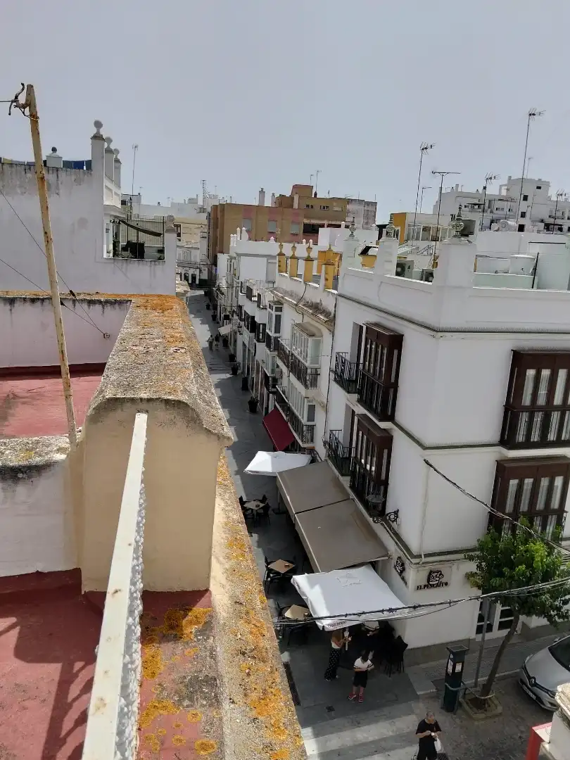 Vista exterior de Casa adosada en venda en San Fernando amb Aire condicionat, Terrassa i Balcó