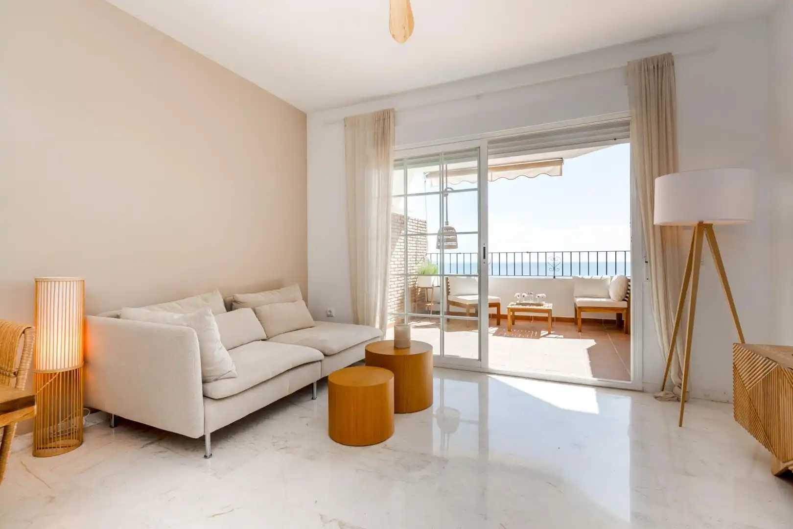 Sala de estar de Apartamento en venta en Almuñécar con Jardín privado, Terraza y Piscina comunitaria