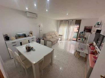 Piso con balcón en venta en Calle Ponent