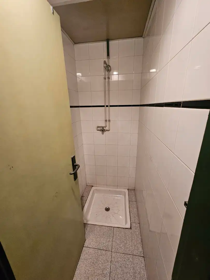 Badezimmer von Fabrikhallen zum Verkauf in Elorrio mit Heizung