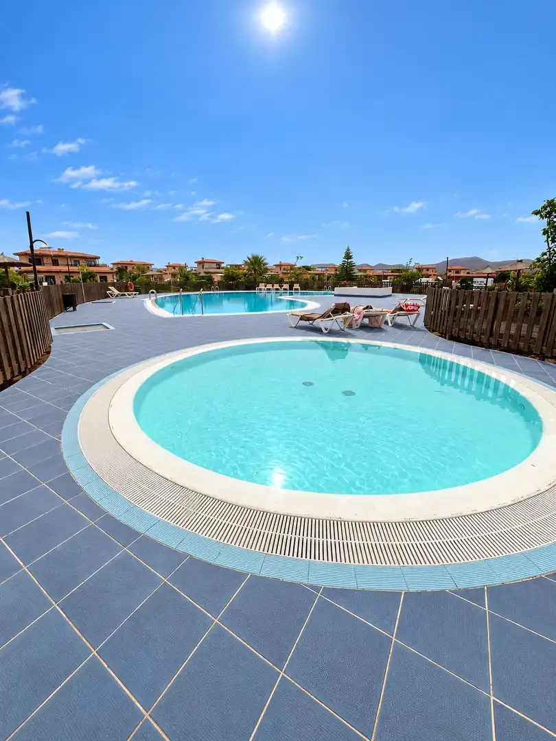 Piscina de Casa o chalet en venta en La Oliva con Terraza, Amueblado y Piscina comunitaria