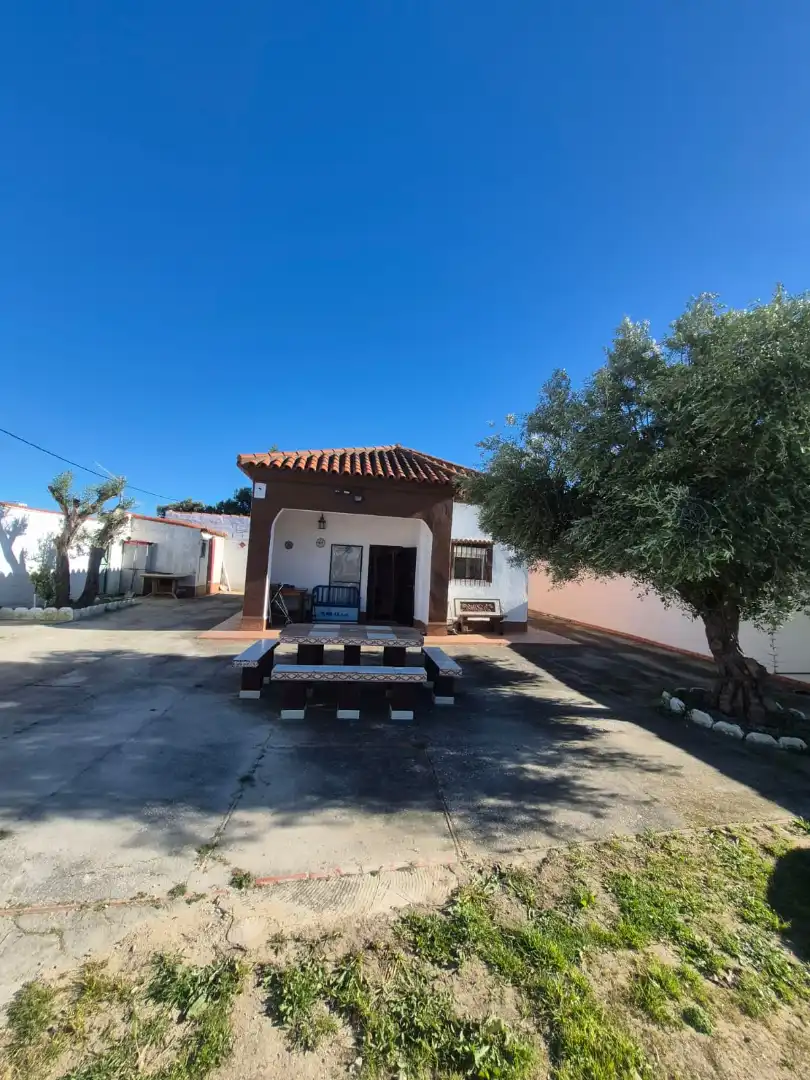 Vista exterior de Casa o xalet en venda en Chiclana de la Frontera