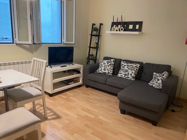 Living room of Flat to rent in  Madrid Capital  with Heating, Furnished and Oven