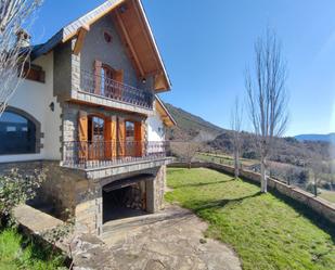 Vista exterior de Casa o xalet en venda en Campo amb Calefacció, Jardí privat i Parquet