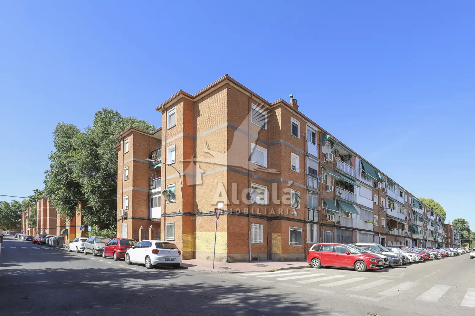 Exterior view of Flat for sale in Alcalá de Henares  with Air Conditioner, Heating and Terrace