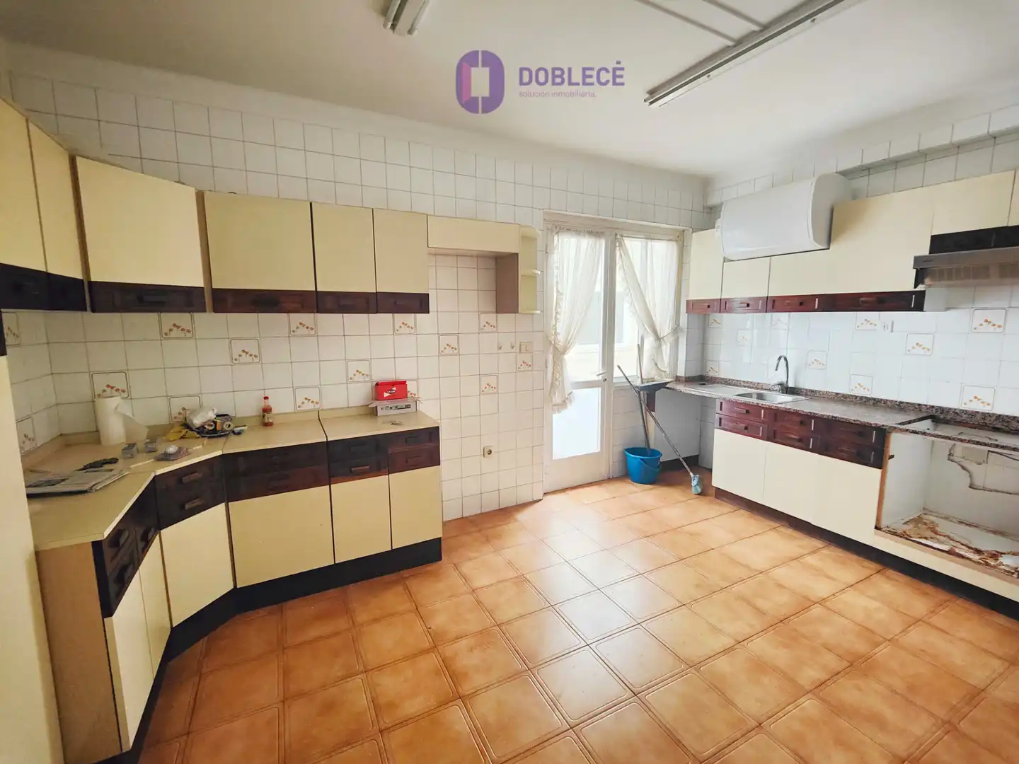 Cocina de Piso en venta en Vigo  con Calefacción, Parquet y Internet