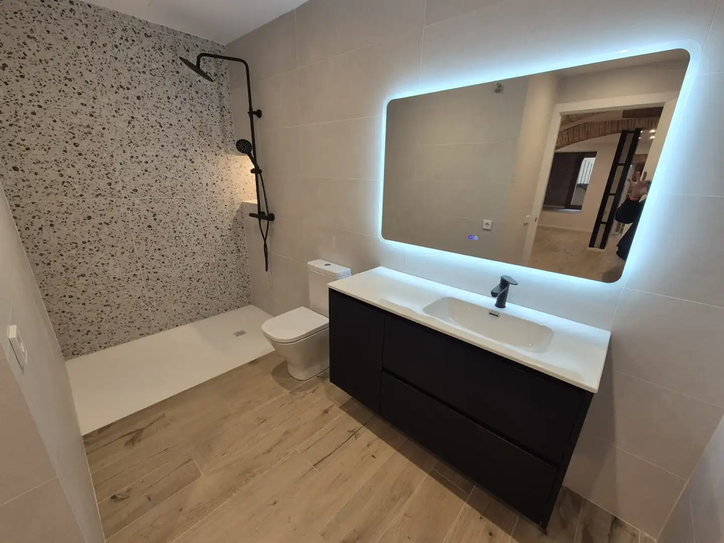 Baño de Piso de alquiler en Vic con Aire acondicionado, Calefacción y Terraza