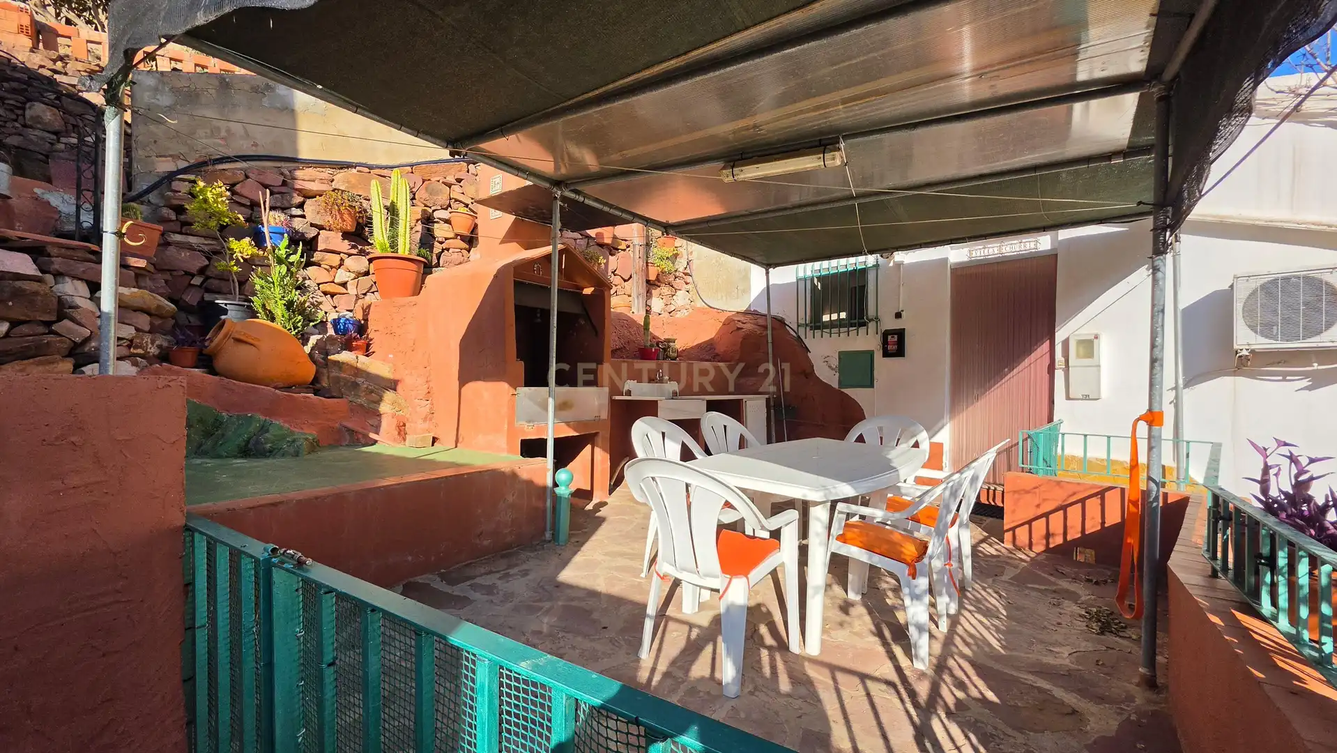 Terrassa de Casa adosada en venda en Gátova amb Forn, Microones i Balcó