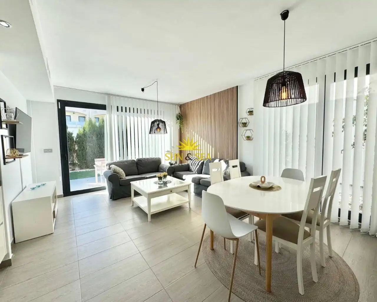 Sala d'estar de Casa o xalet de lloguer en Torrevieja amb Aire condicionat, Calefacció i Jardí privat