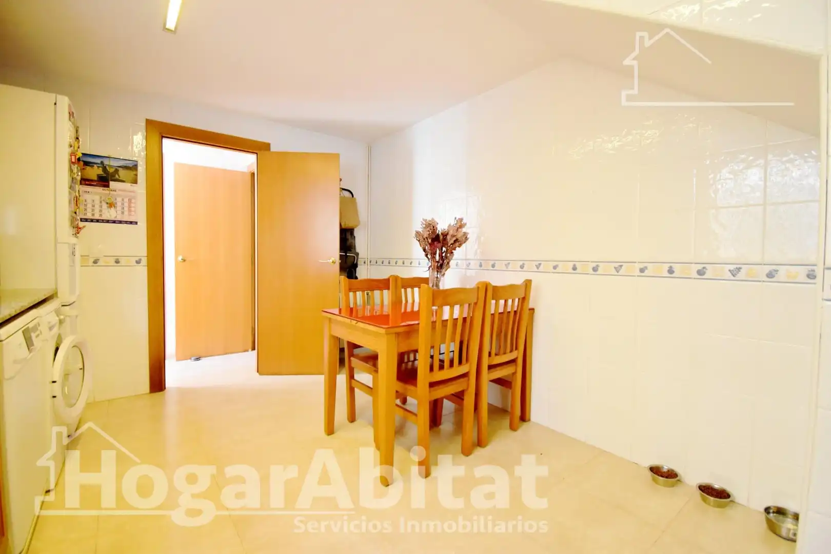 Außenansicht von Einfamilien-Reihenhaus zum Verkauf in Cullera mit Heizung, Terrasse und Abstellraum