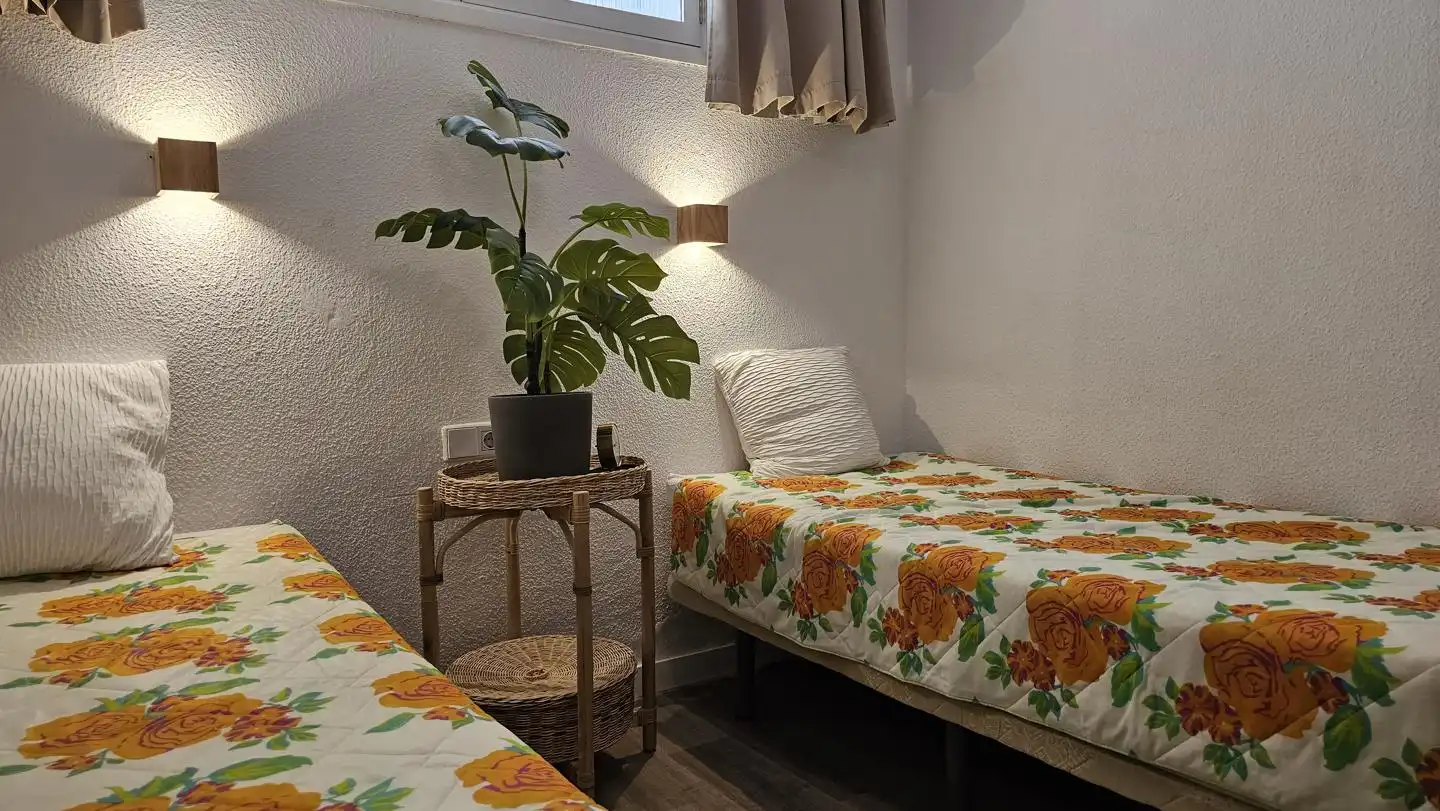 Dormitori de Planta baixa en venda en San Bartolomé de Tirajana amb Terrassa, Moblat i Piscina comunitària