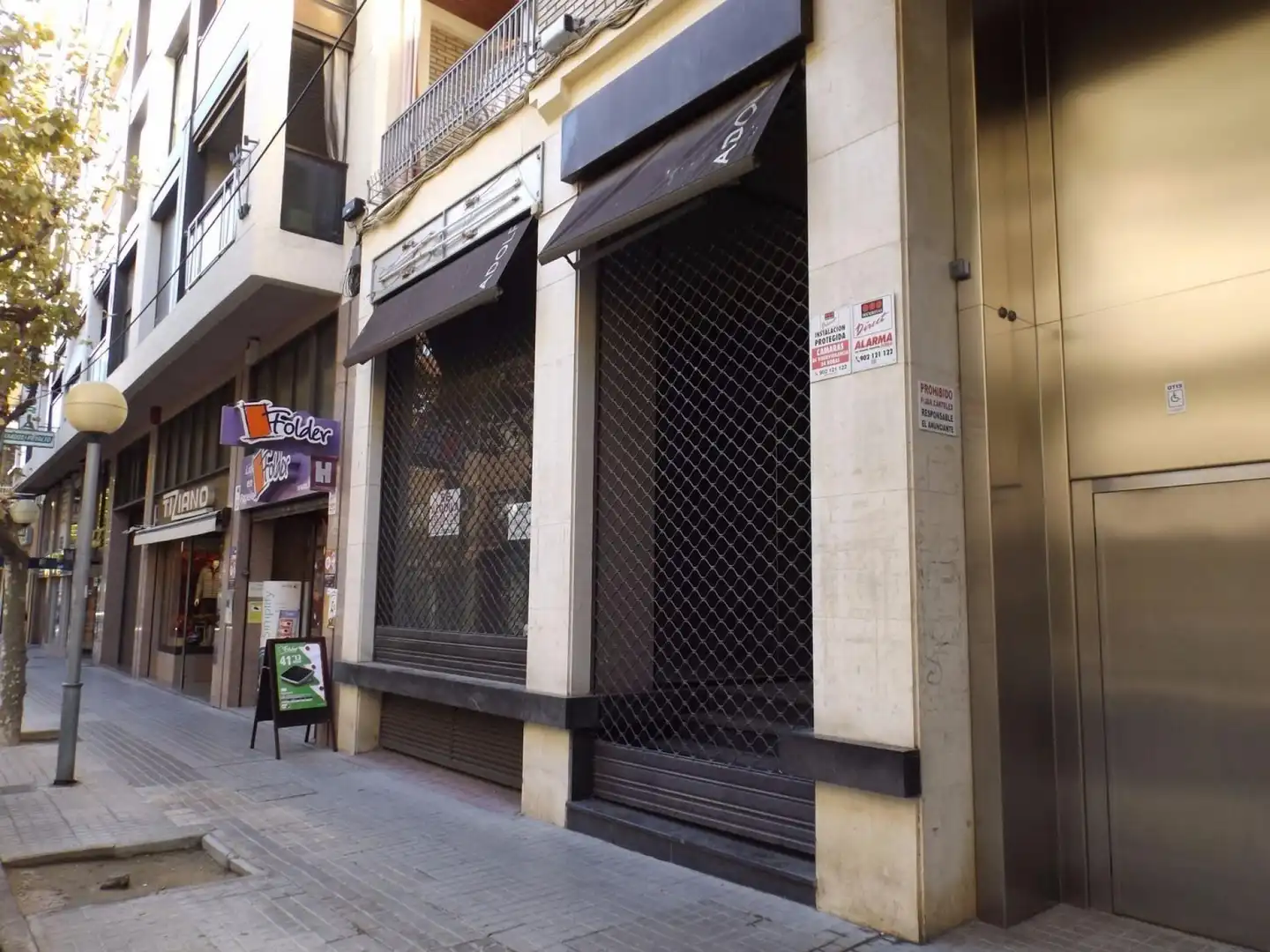 Local en venda en  Huesca Capital