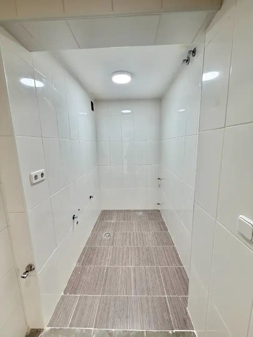 Baño de Piso en venta en Madrid con Calefacción y Trastero