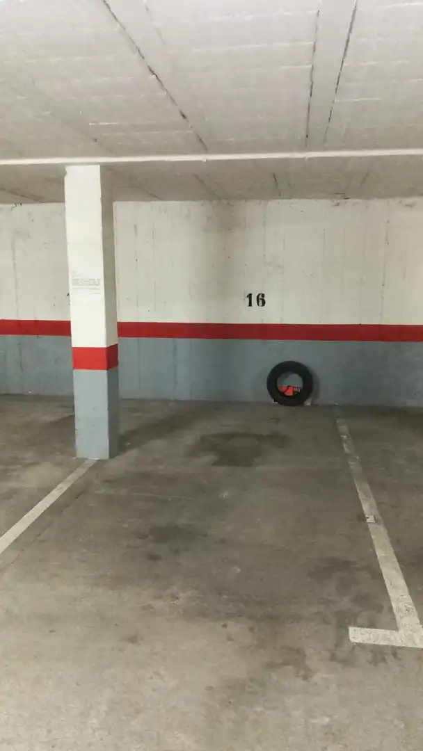 Parking of Garage for rent in Girona