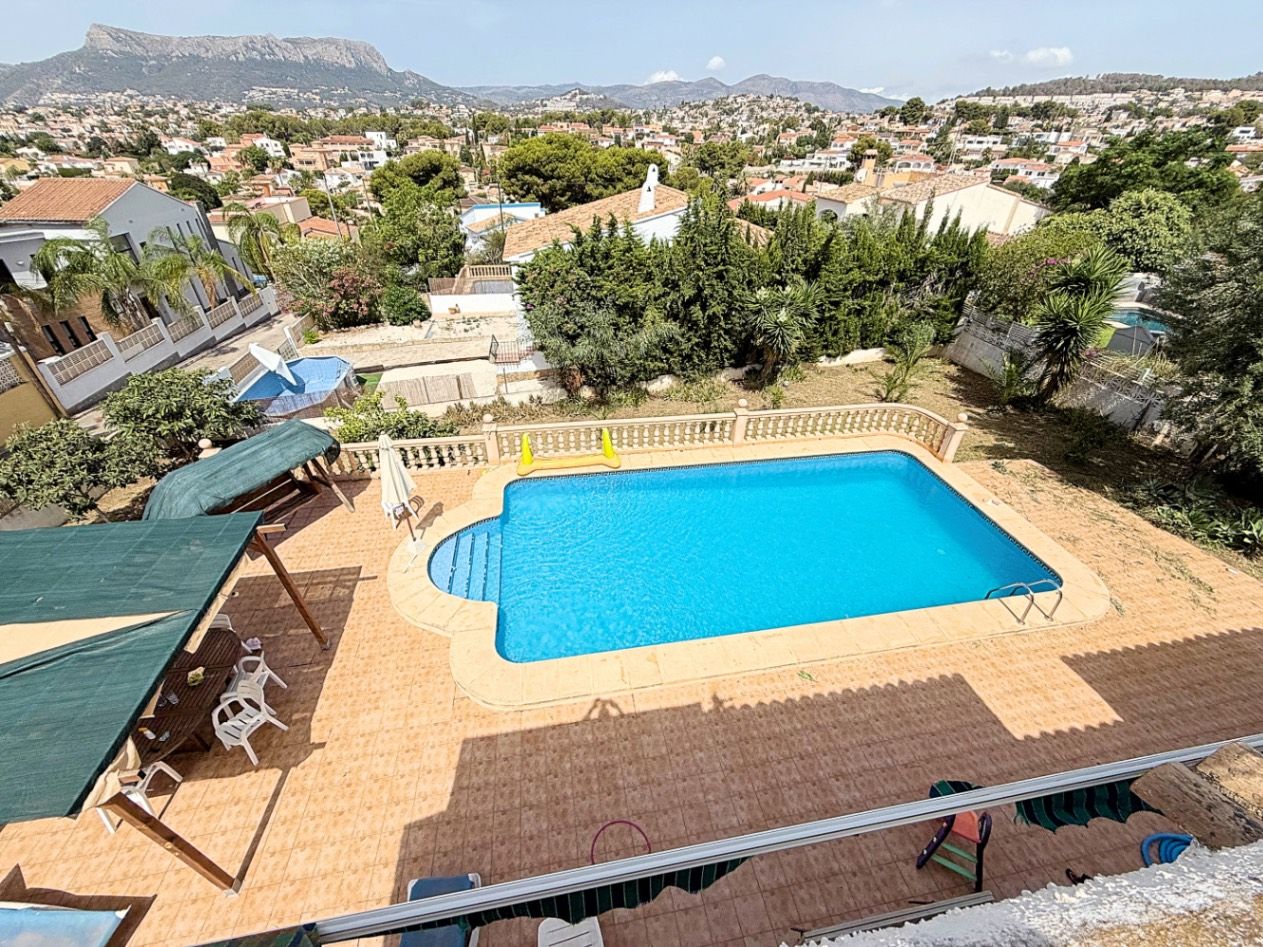 Swimming pool of House or chalet for sale in Calpe / Calp  with Air Conditioner, Heating and Private garden