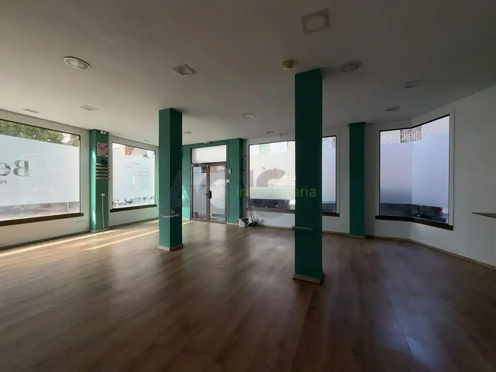 Commercial properties for rent in L'Alcúdia  with Air Conditioner