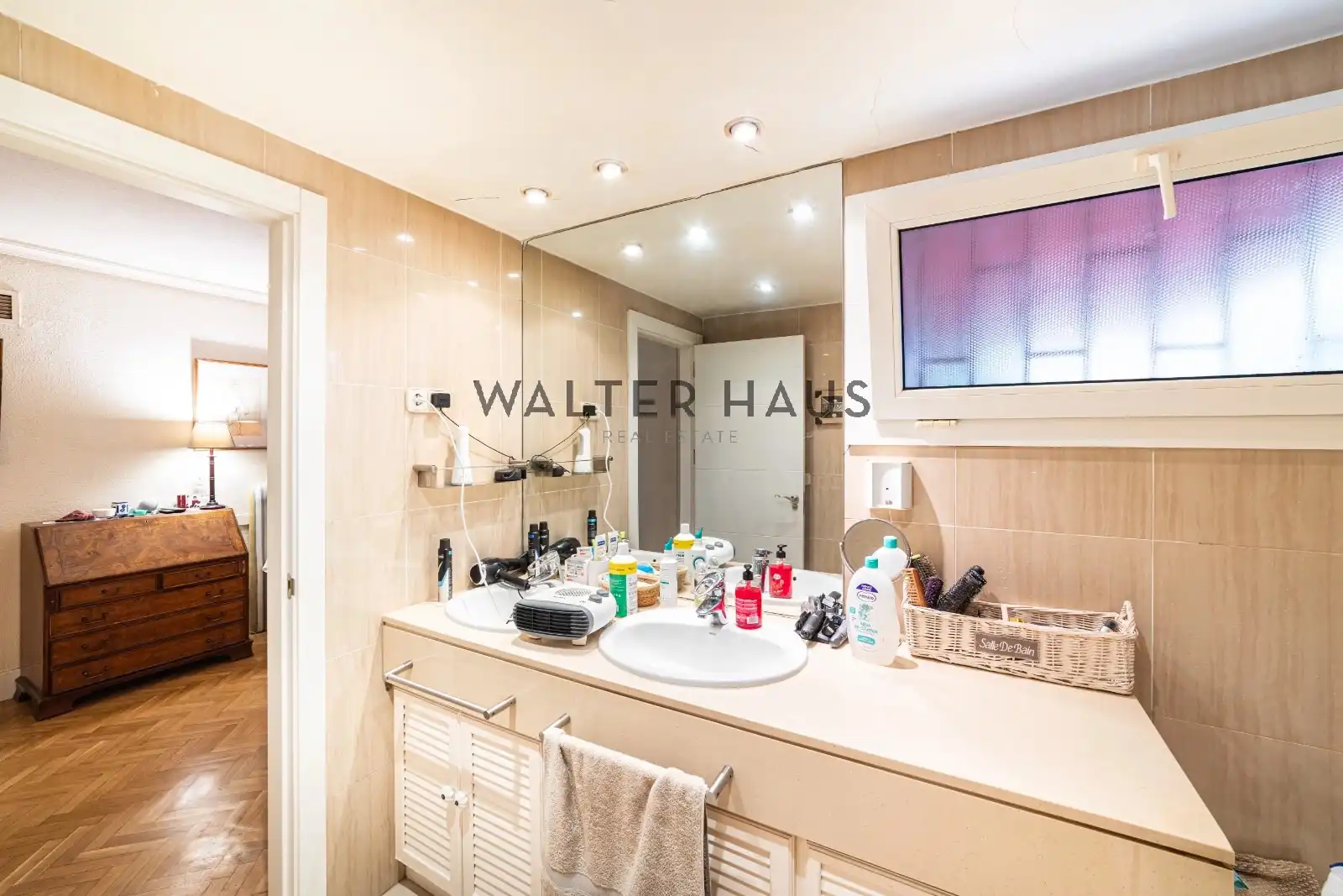 Bathroom of Flat for sale in Madrid  with Air Conditioner, Heating and Terrace