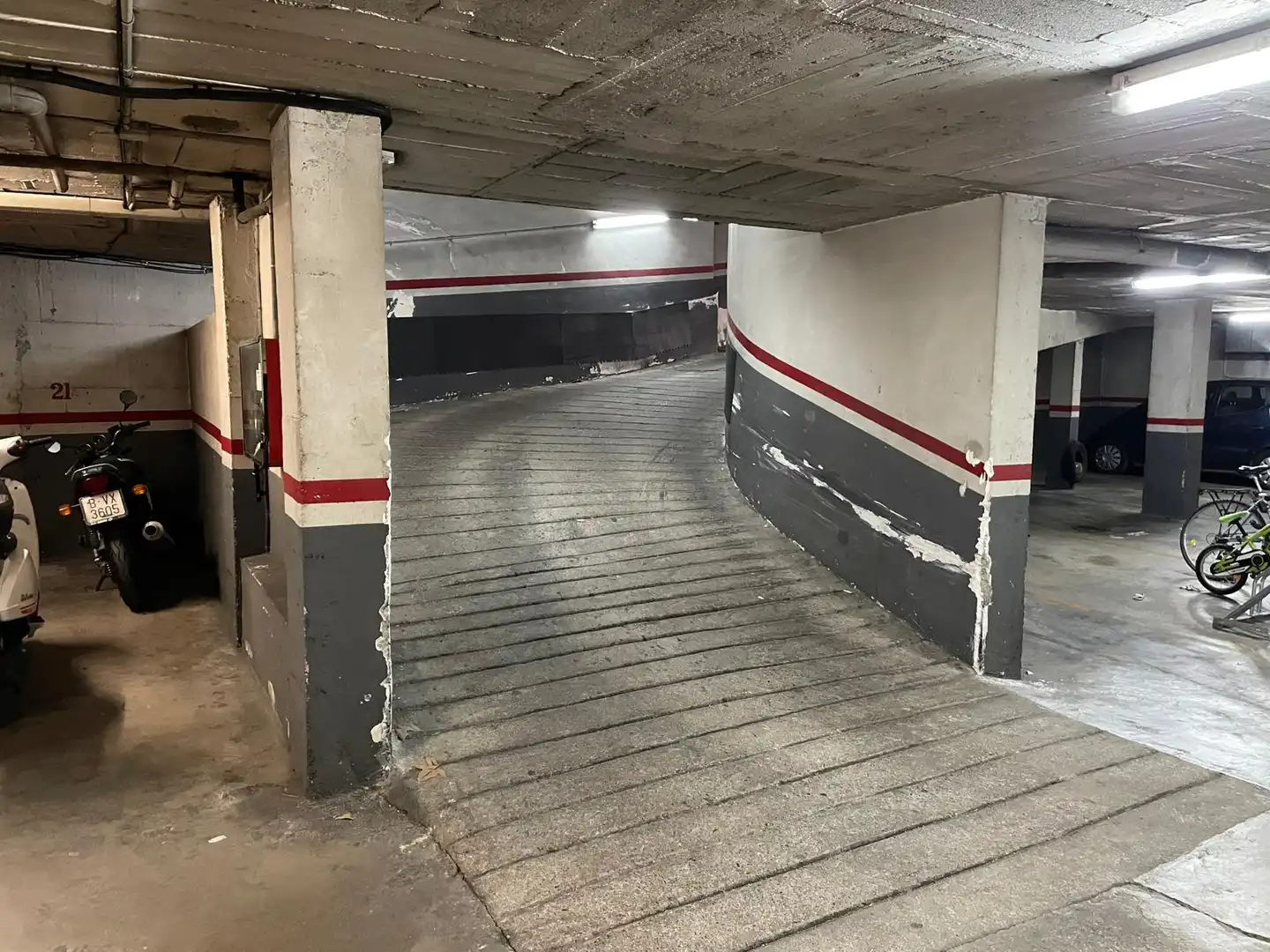 Aparcament de Garatge en venda en Girona