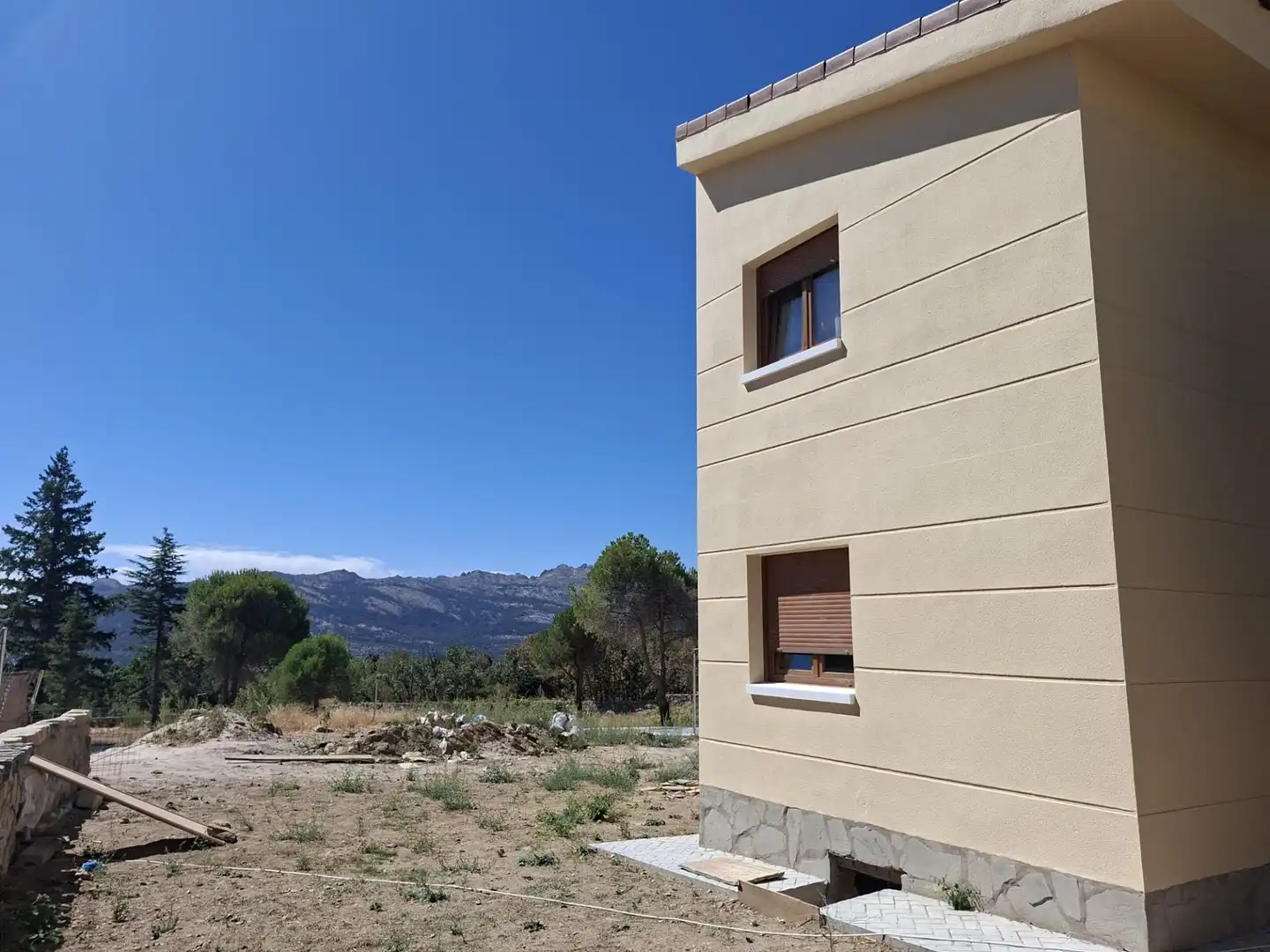 Exterior view of Houses for sale in Lozoyuela-Navas-Sieteiglesias