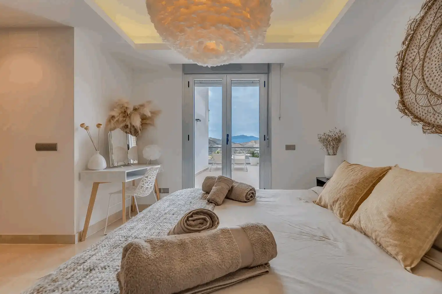 Habitación de Planta baja en venta en Benahavís con Aire acondicionado, Terraza y Trastero