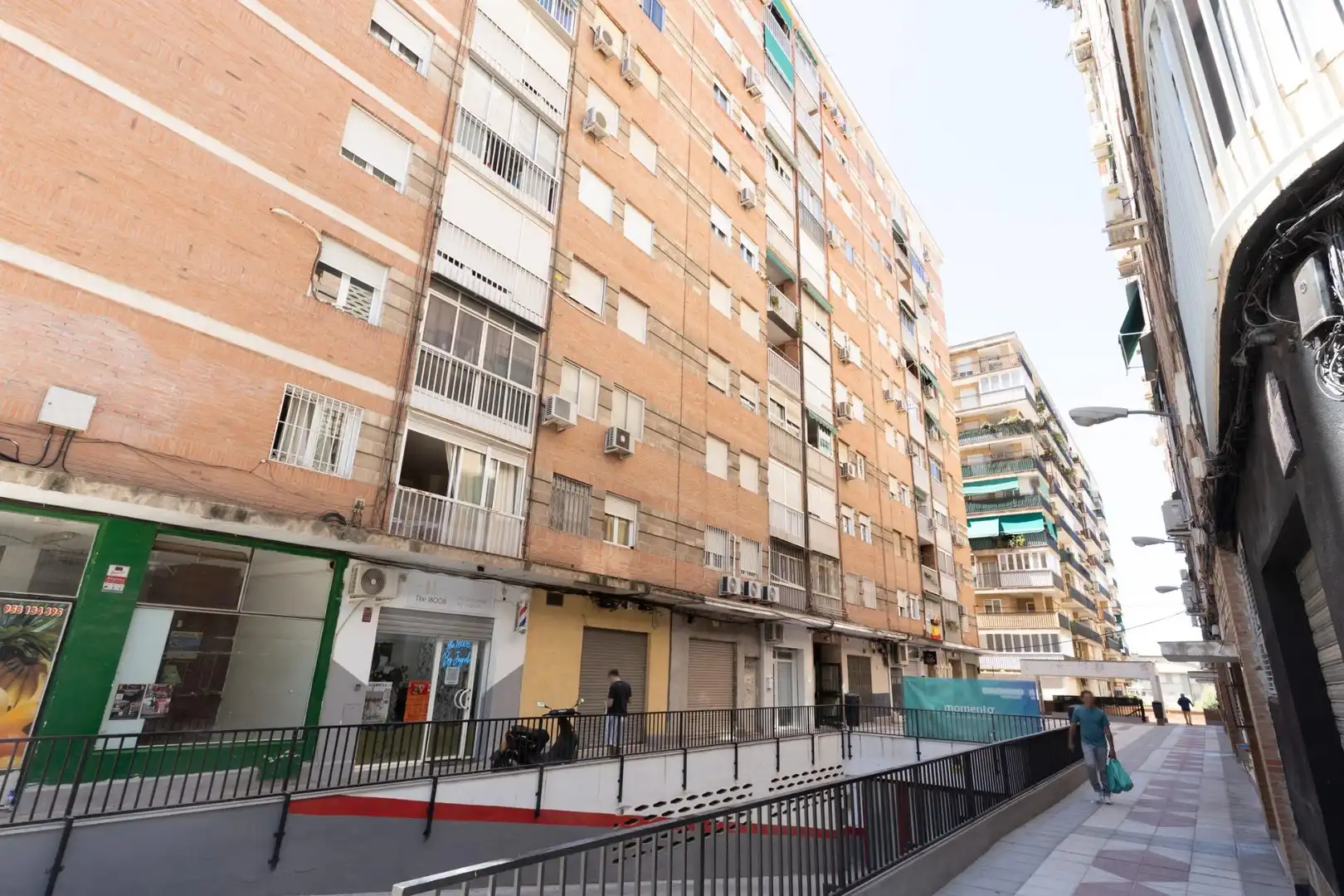 Vista exterior de Pis en venda en Granada amb Terrassa