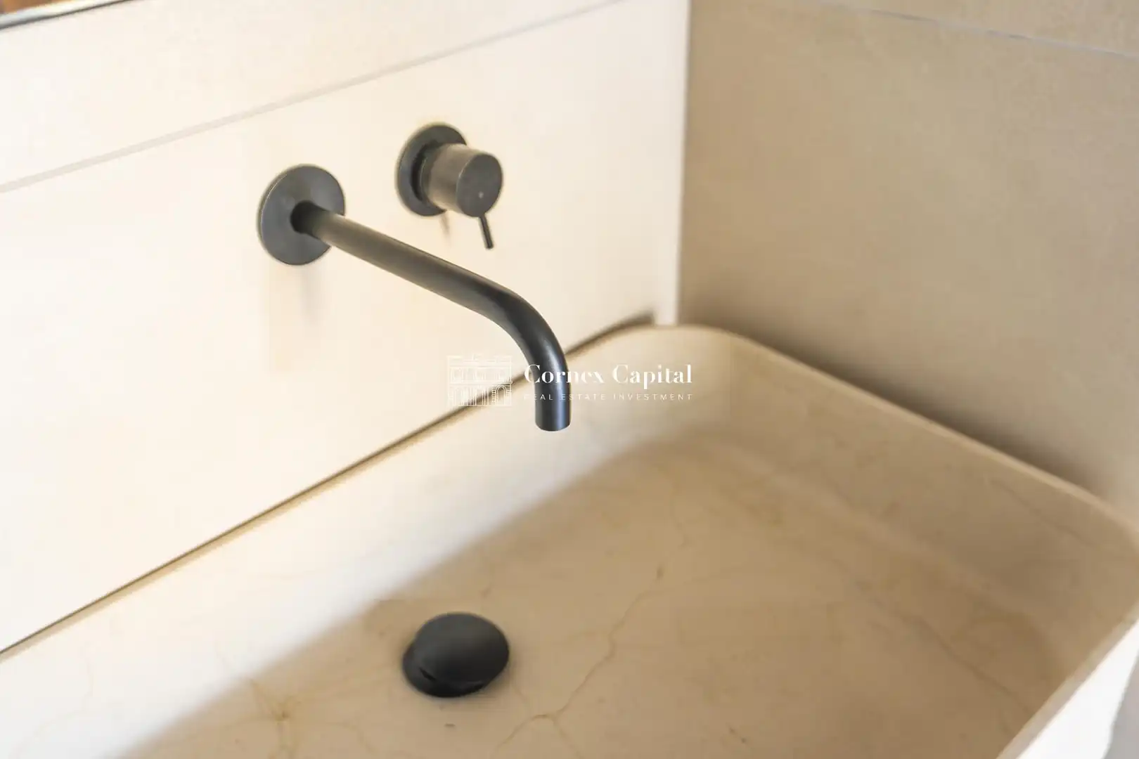 Bathroom of Flat for sale in Barcelona  with Air Conditioner, Heating and Private garden