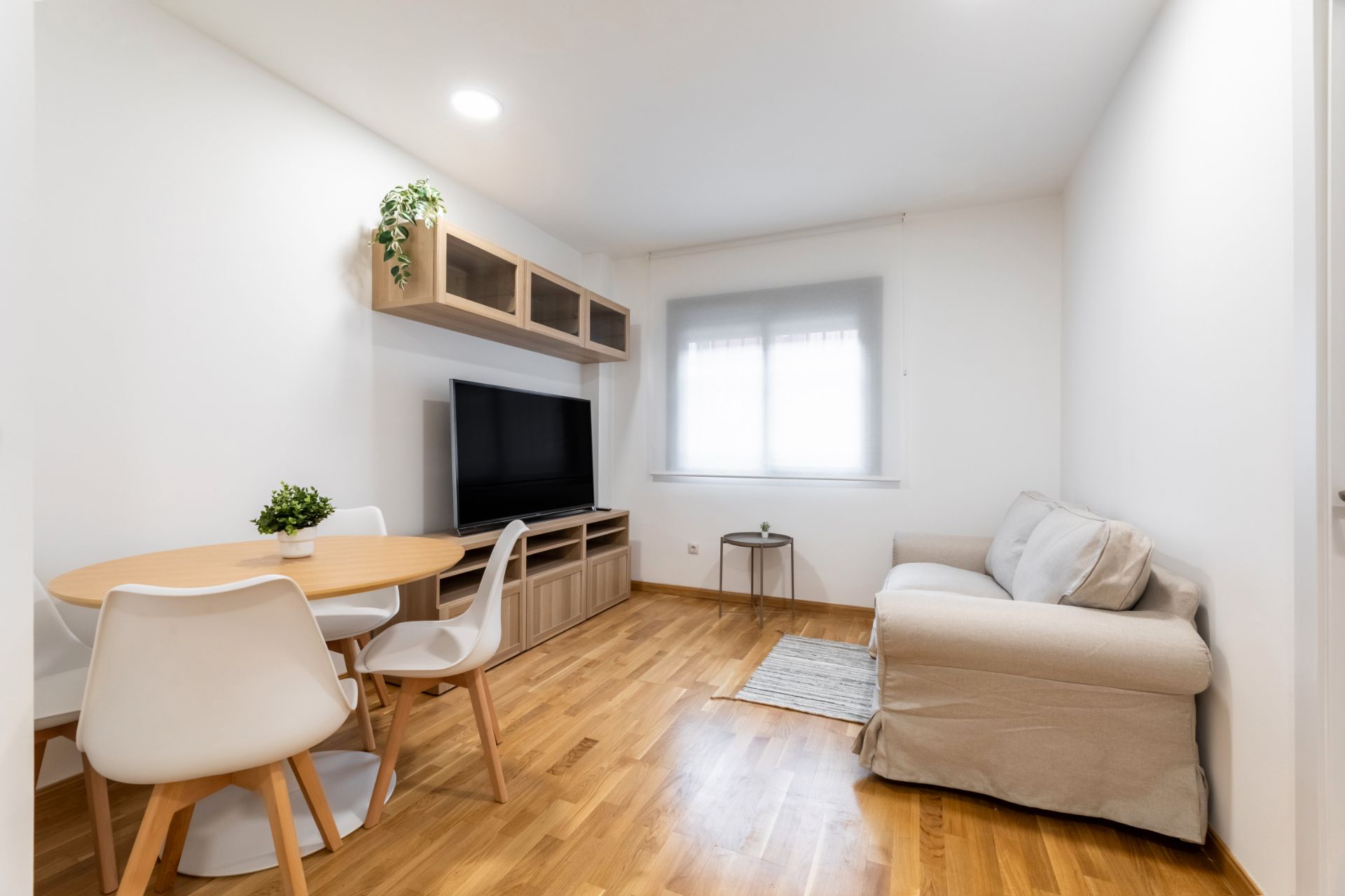 Flat to rent in Calle de Gonzalo Herrero, Valdeacederas