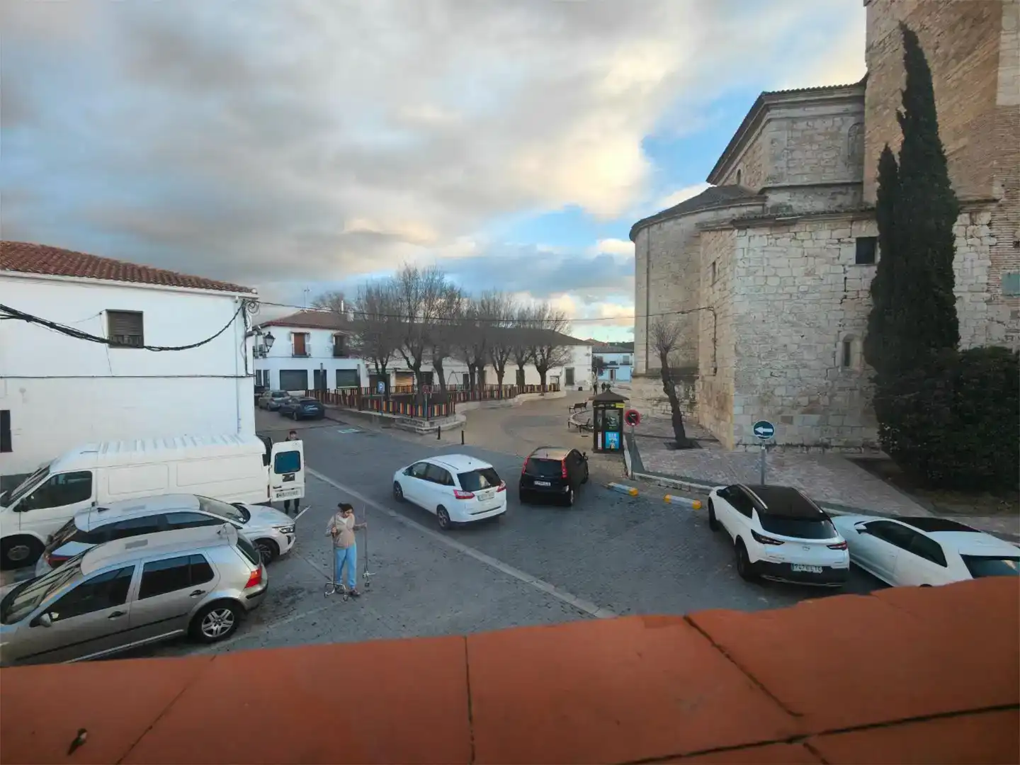 Vista exterior de Casa adosada en venda en Torres de la Alameda amb Balcó