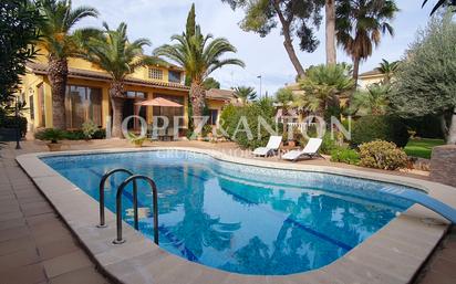 Swimming pool of House or chalet for sale in L'Eliana  with Air Conditioner, Terrace and Swimming Pool