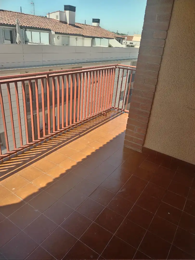 Terrasse von Wohnung zur Miete in Terrassa mit Heizung, Parkett und Ofen
