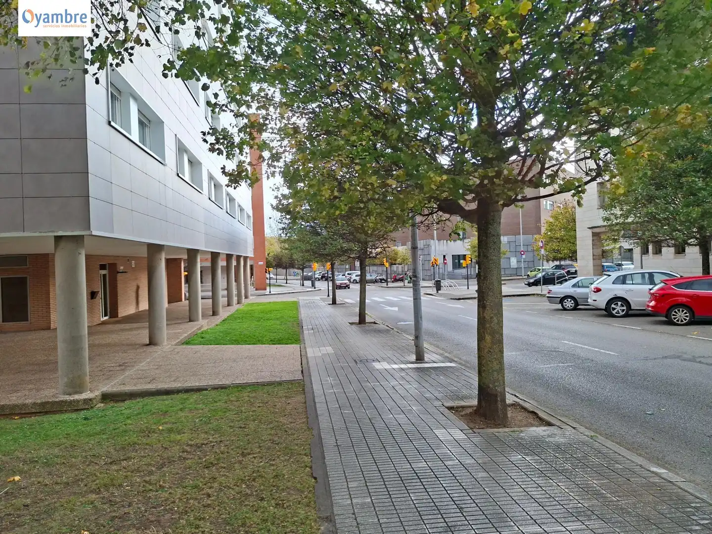 Vista exterior de Pis en venda en Gijón  amb Terrassa i Balcó