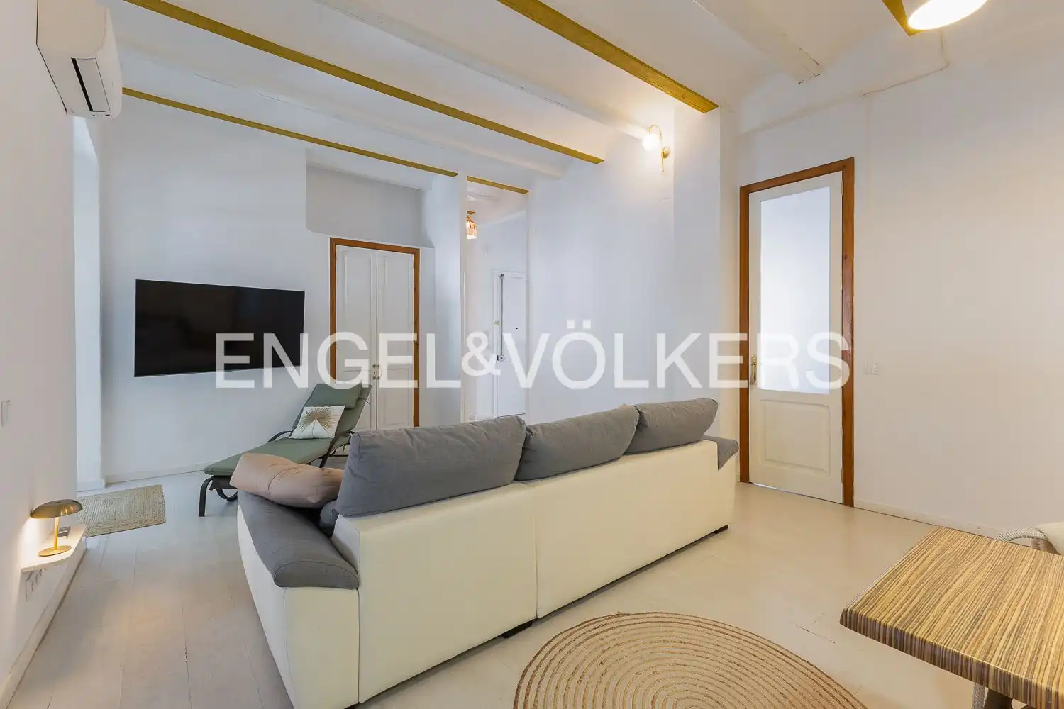 Sala d'estar de Pis de lloguer en Valencia amb Aire condicionat, Calefacció i Terrassa