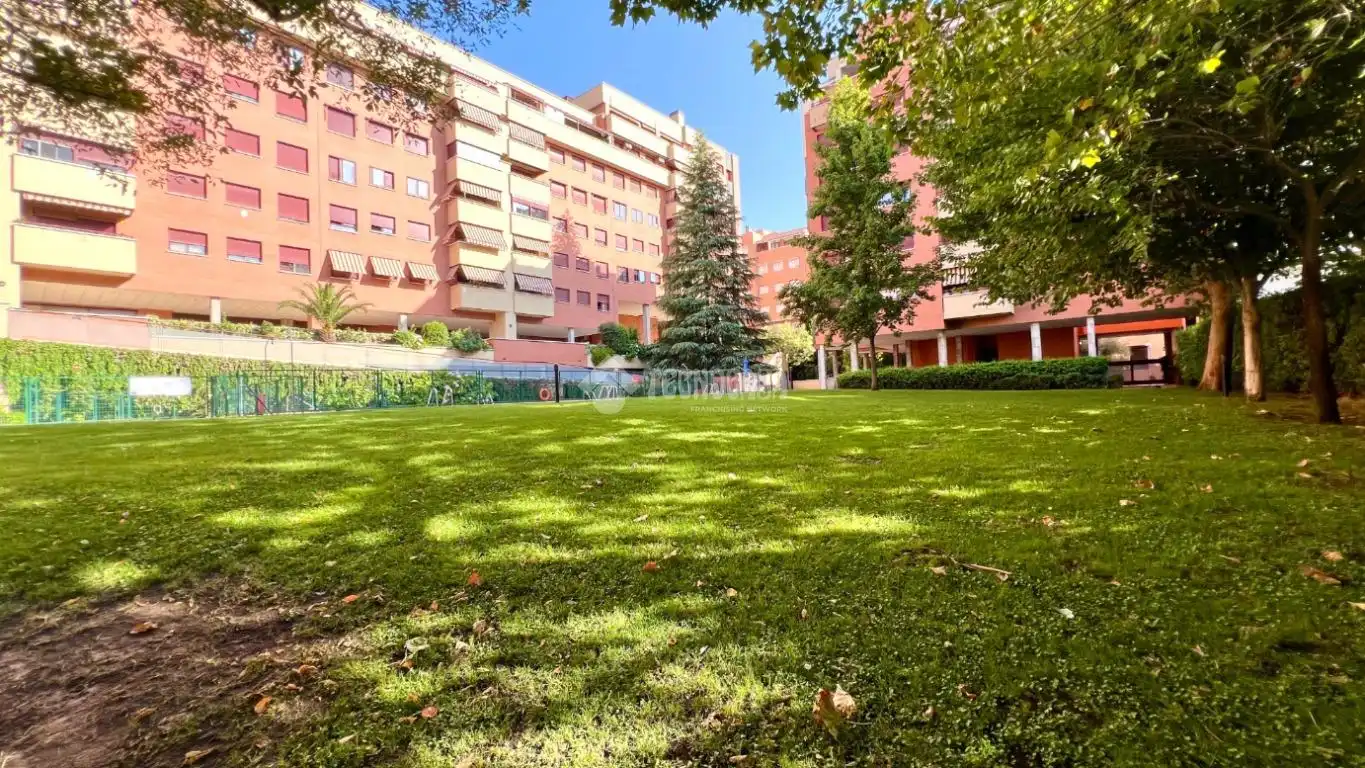 Exterior view of Flat for sale in Madrid  with Air Conditioner, Heating and Parquet flooring